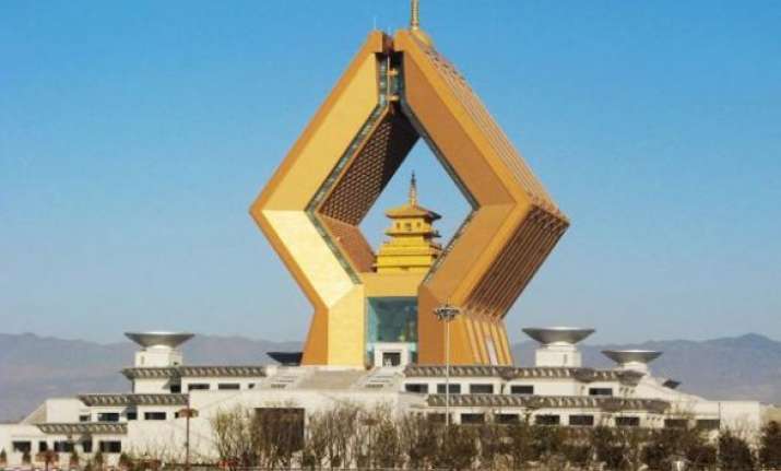 modi visits ancient buddhist temple in xi an