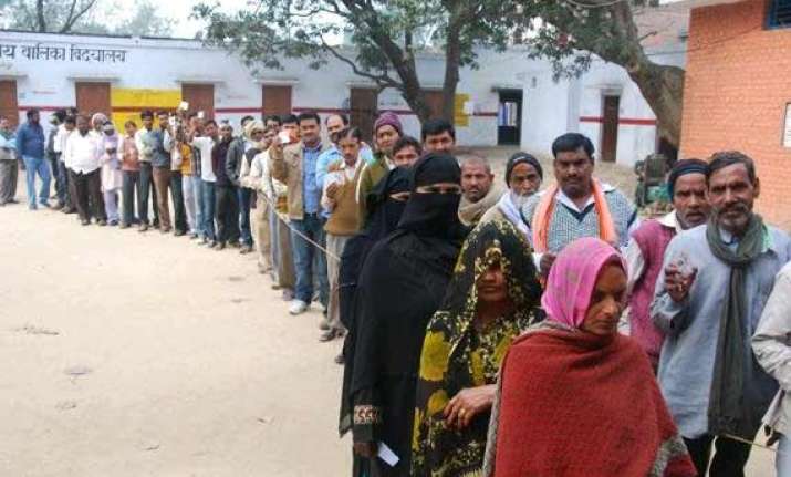 maharashtra polls a pre poll survey gives bjp allies 154