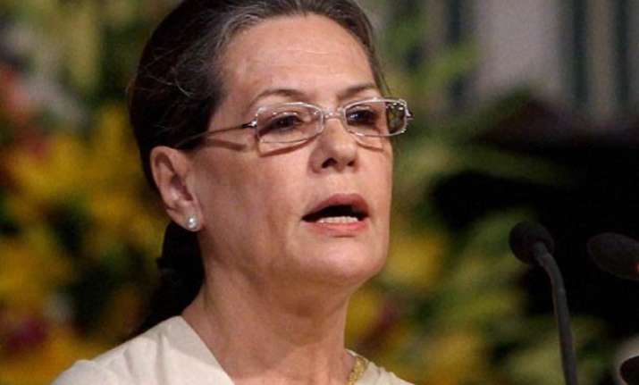 sonia rejects dialogue with modi govt on land bill calls it