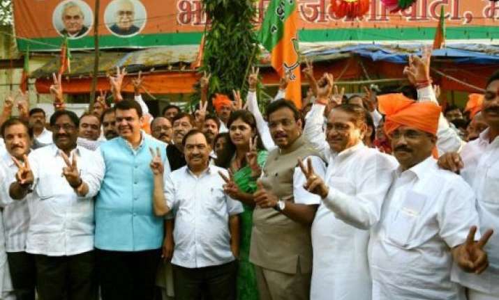 bjp hints preference for natural ally shiv sena in