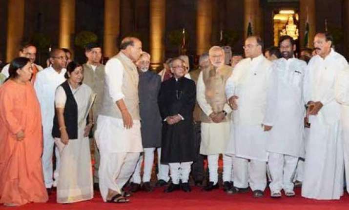 at a glance educational qualifications of narendra modi and