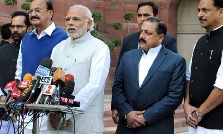hopeful of a fruitful parliament session narendra modi
