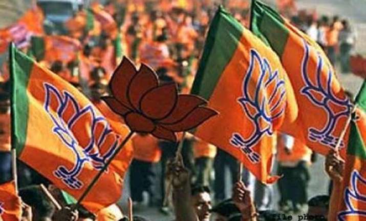 independents await word from bjp