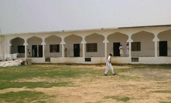 maharashtra govt declares madrassas as non schools