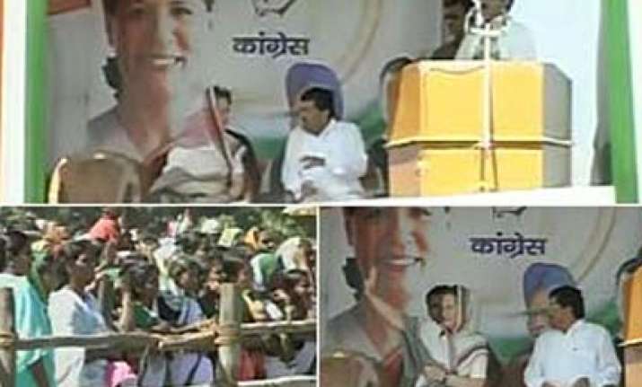 sonia attacks nitish govt for failing to utilise central