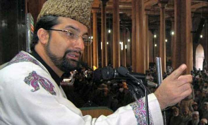 mirwaiz umar farooq placed under house arrest