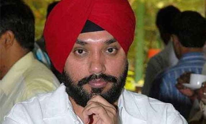 congress poised for impressive return in delhi