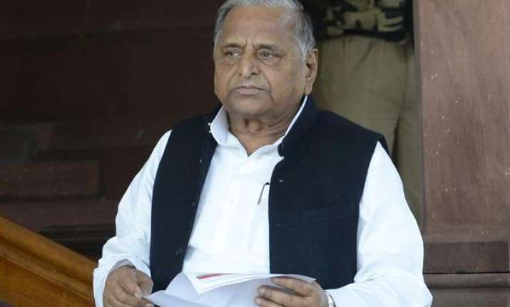 mulayam singh yadav down with swine flu
