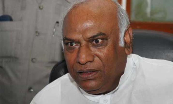 is pm god to give occasional darshan mallikarjun kharge to