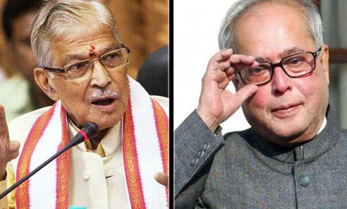 joshi praises pranab s defence of cag and pac