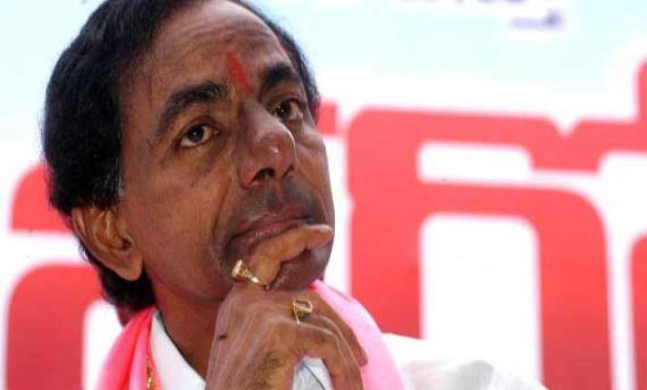 kcr reaches out to seemandhra people to meet sonia gandhi