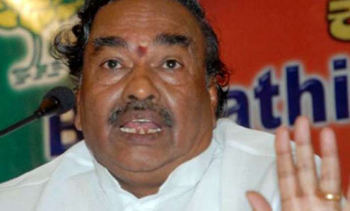 karnataka deputy cm s residences raided gold cash seized