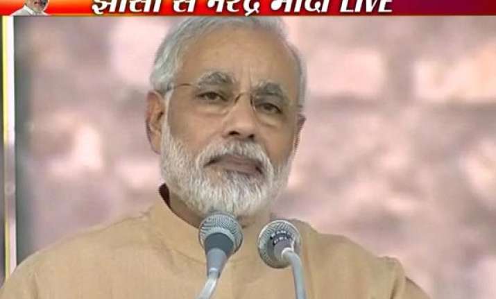 live narendra modi s jhansi rally