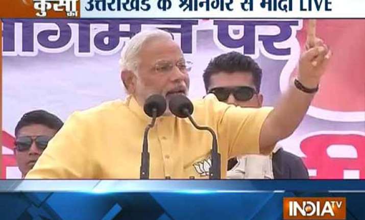live india is running in reverse gear says modi at srinagar