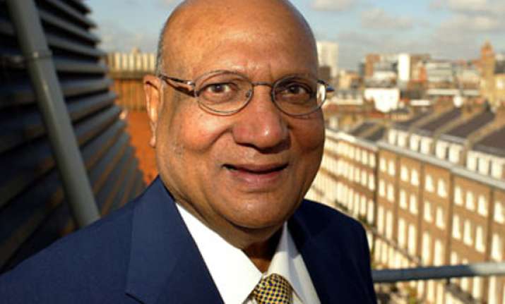 lord swaraj paul hails mukherjee s candidature for president