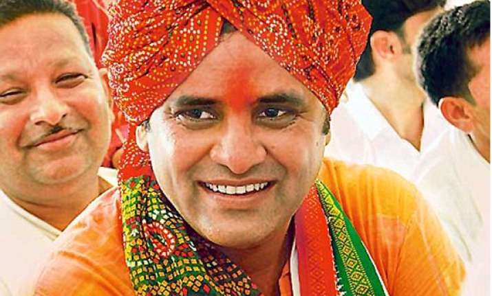 mp congress chief arun yadav compares modi to mungerilal