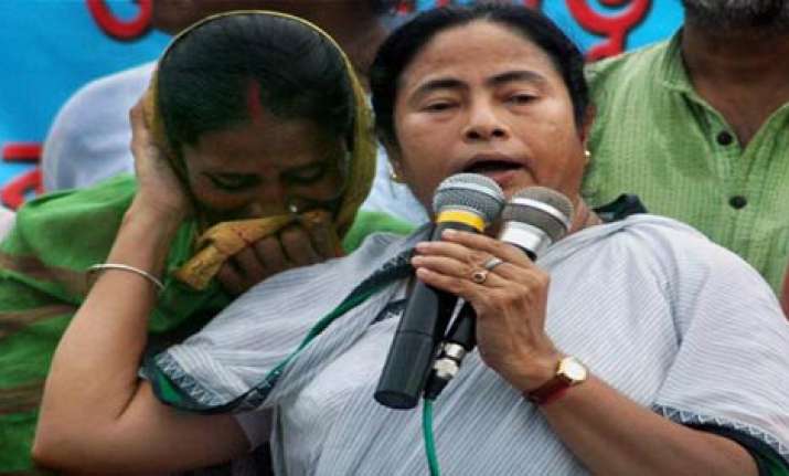 mamata accuses cpi m of siphoning off money in bengal