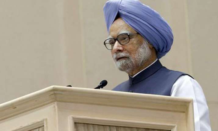 manmohan singh takes oath as rajya sabha member