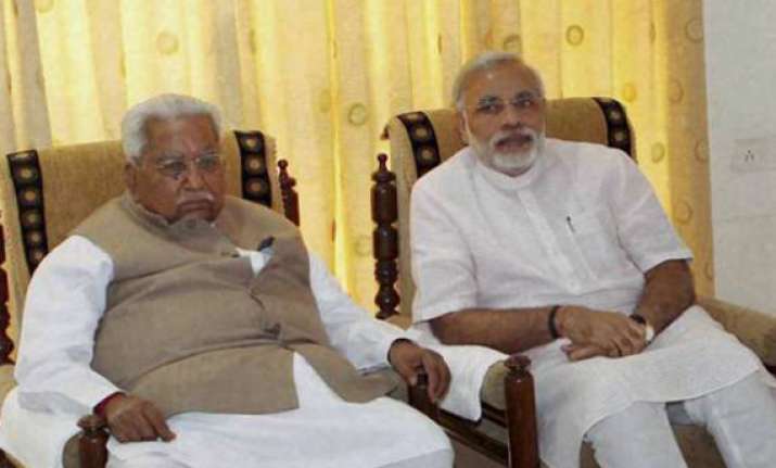 modi seeks keshubhai patel s blessings after poll win