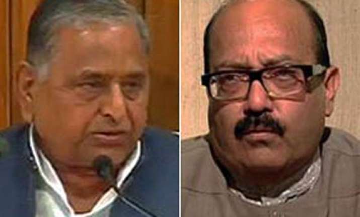 mulayam comes out in support of amar in cash for vote scam