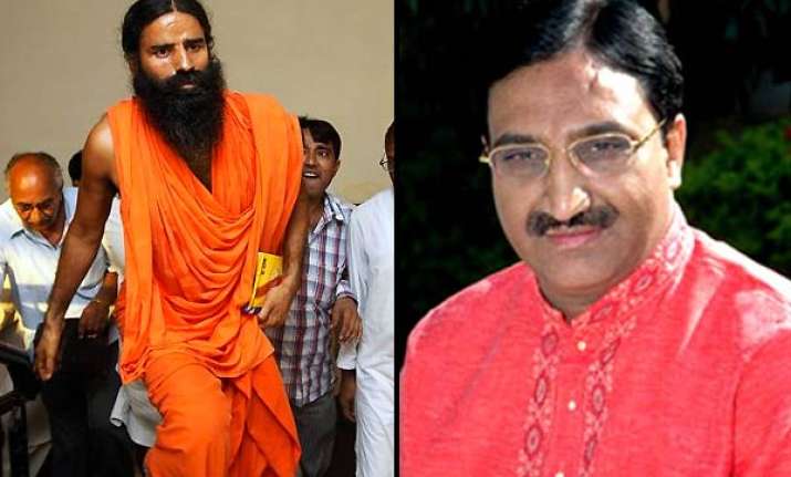 nishank meets baba ramdev at patanjali yogpeeth