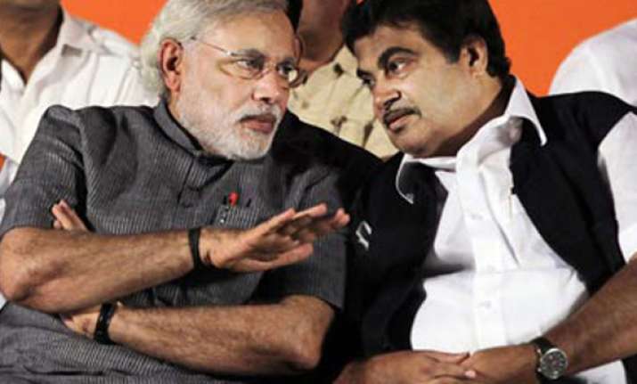 nitin gadkari meets narendra modi in gandhinagar