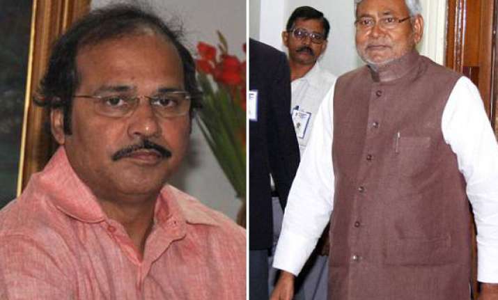 nitish kumar calls railways minister a fool