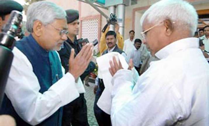 nitish wants to break ties with bjp lalu