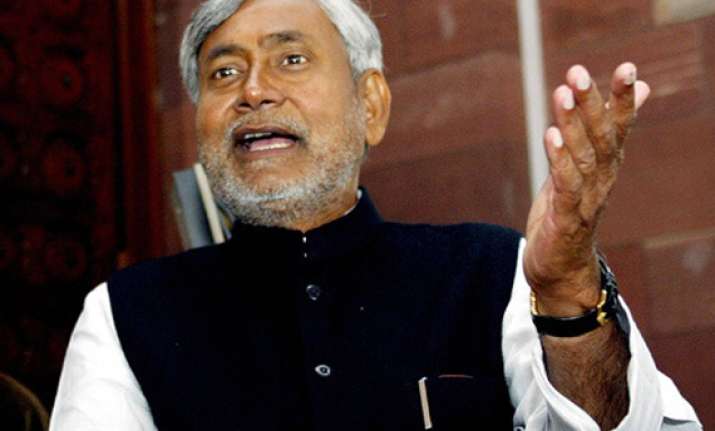 nitish accuses upa of indulging in give and take