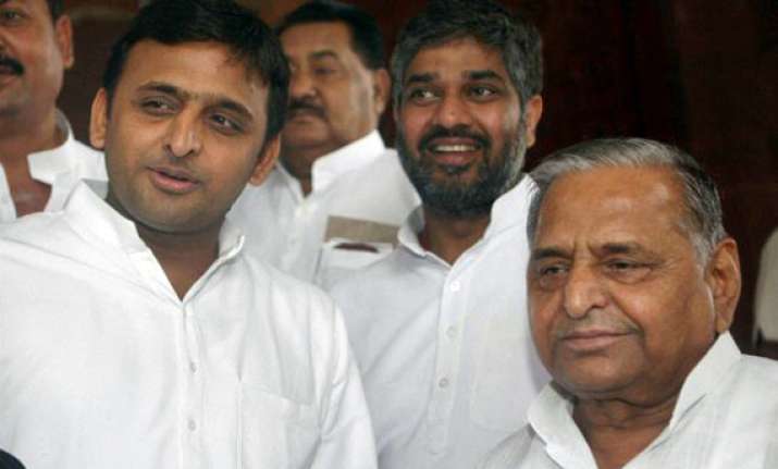 no relief for mulayam akhilesh in disproportionate assets