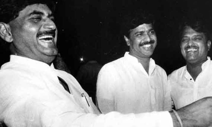 number 3 proves inauspicious again for mahajan and munde