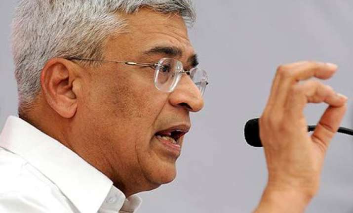 pm should own up responsibility for scams says cpi m