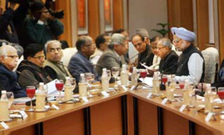 mulayam singh meets pm before all party meet