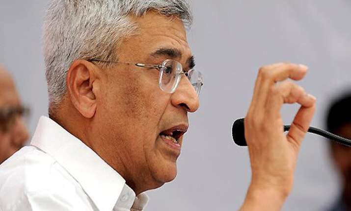 prakash karat revives third front idea