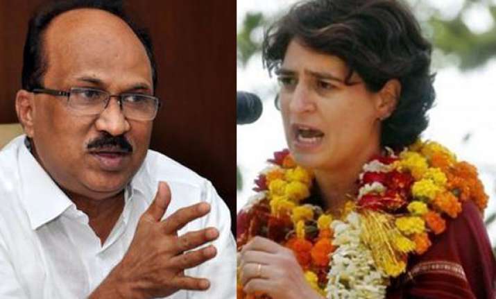 priyanka should take up formal position in congress thomas