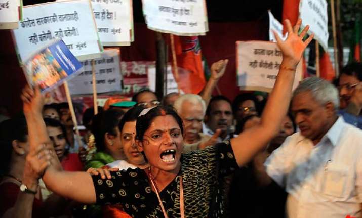 protests in support of baba ramdev in nagpur 30 detained