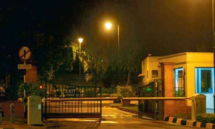 7 rcr prepares to bid farewell to pm 3 motilal ready to host