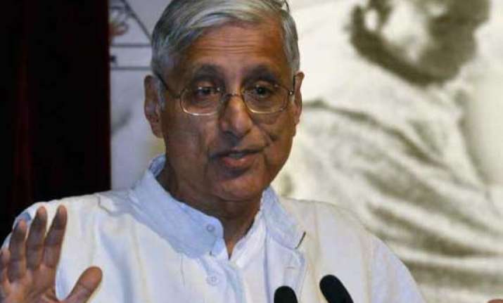 rajmohan gandhi joins aap