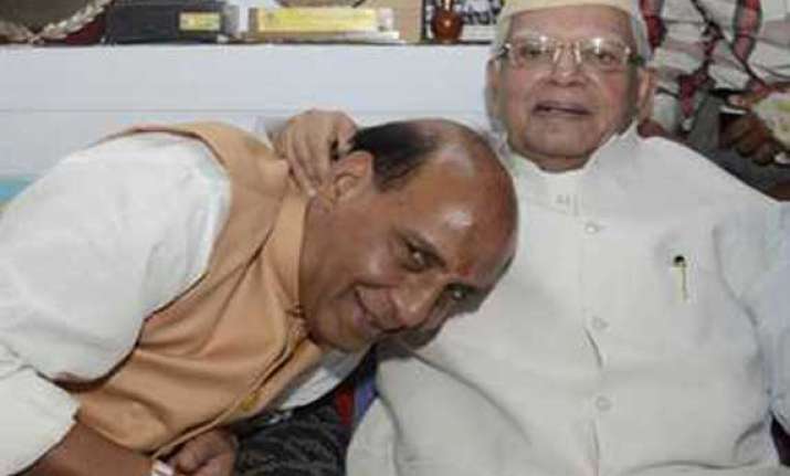 rajnath meets n d tiwari seeks blessing