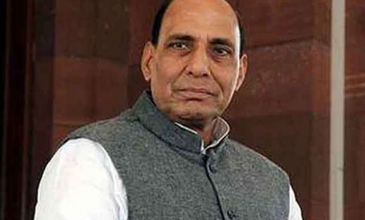 rajnath takes up women s safety with delhi police