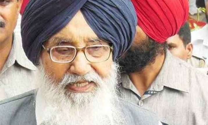sgpc row badal compares congress to mughals
