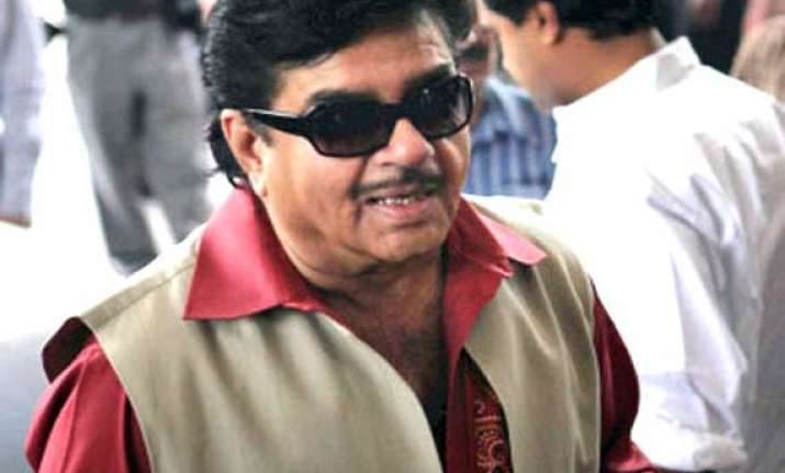 shatrughan hopes mamata will bring change in bengal