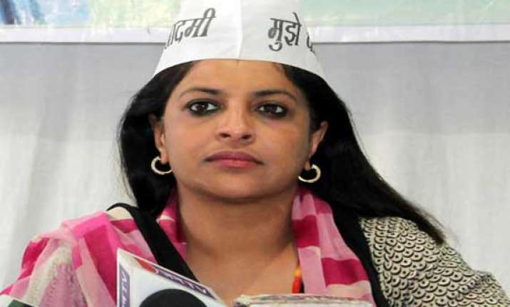 shazia ilmi likely to quit aap