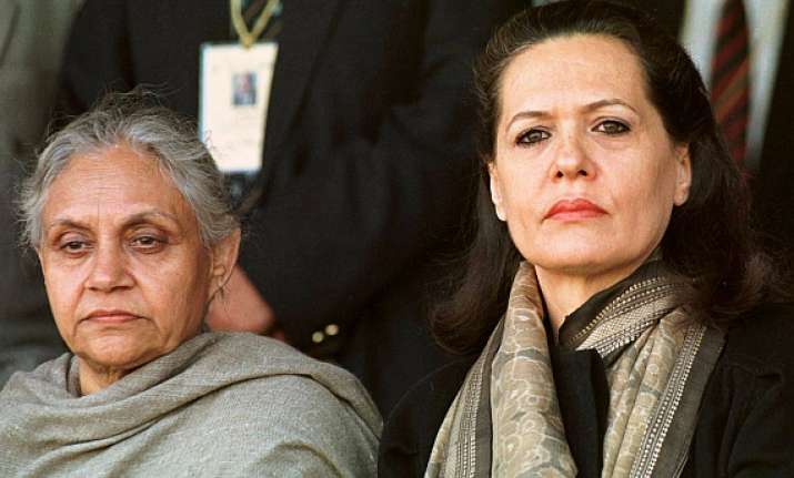 sonia gandhi showers praise on sheila dikshit govt