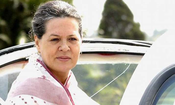 sonia meets pranab other top leaders to finalise india s