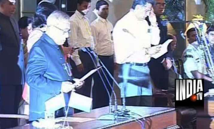 a look at the oath of office and secrecy read out by