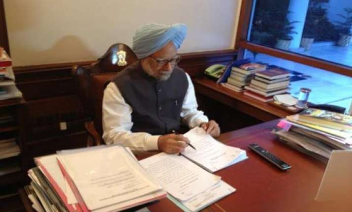 upa paints rosy picture of govt in its report card