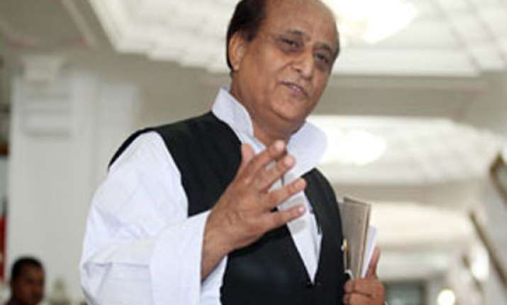 up minister azam khan slaps train attendant forces him to