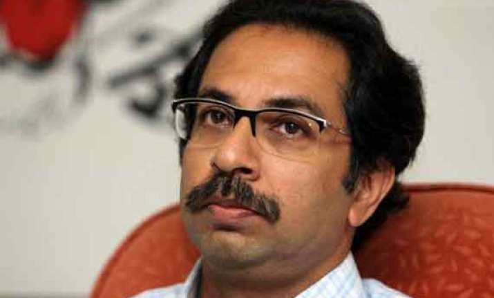 uddhav thackeray casts his vote remembers balasaheb