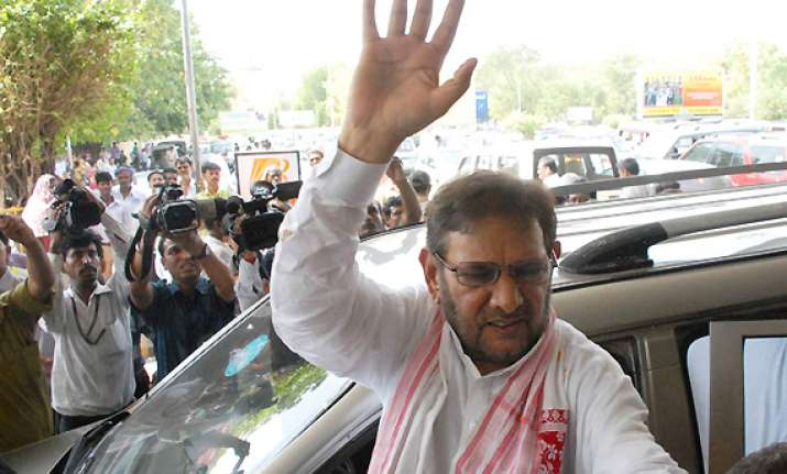 would not give single penny to woo electorate says sharad